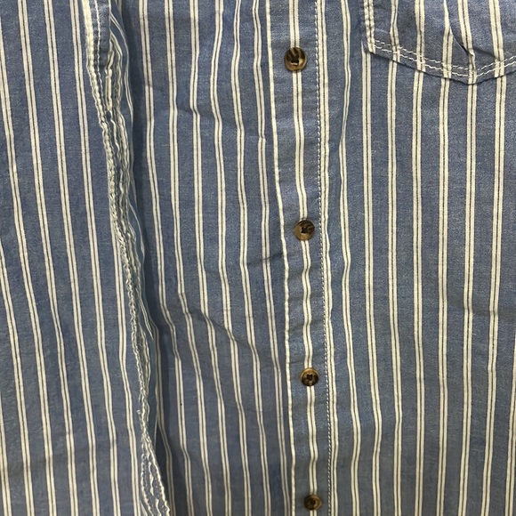 Abercrombie Kids Blue and White Striped Button Up Longsleeve Size XL - Picture 4 of 4